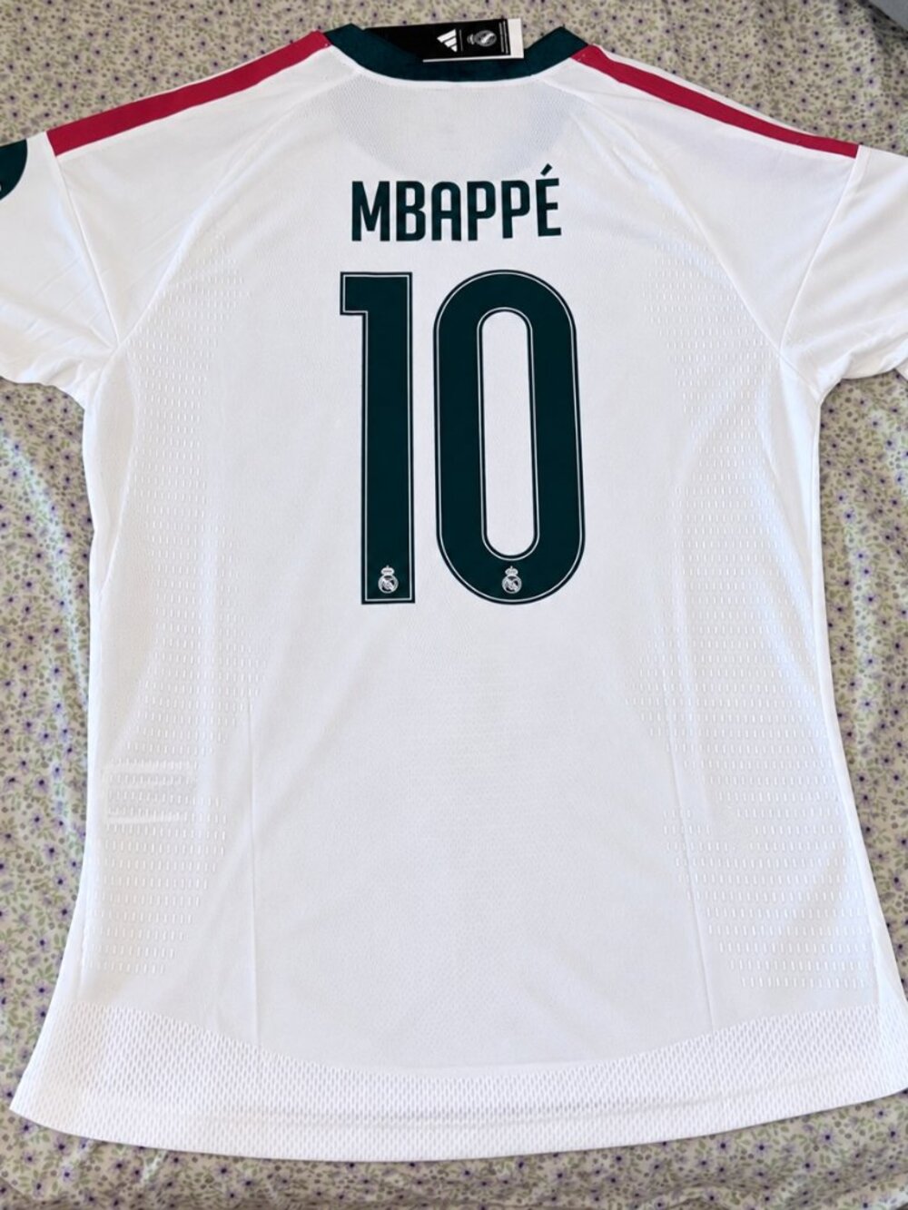 Real Madrid Home 2026/27 #10 Mbappé Slim Fit